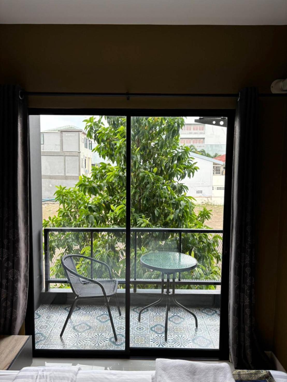 The Lantern Suites Ban Song Hong Dış mekan fotoğraf